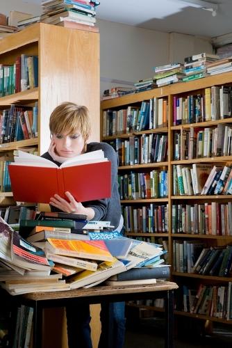 Vigilados, criminalizados y demonizados por la intolerancia ideológico-política